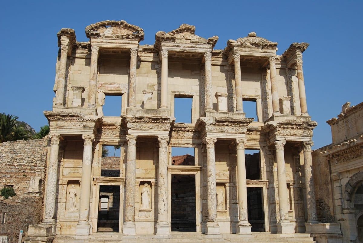 https://mdw-travel-data-us-east-1.s3.amazonaws.com/img/country/Turkey/Ephesus-Celsus-Library/img_00.jpg