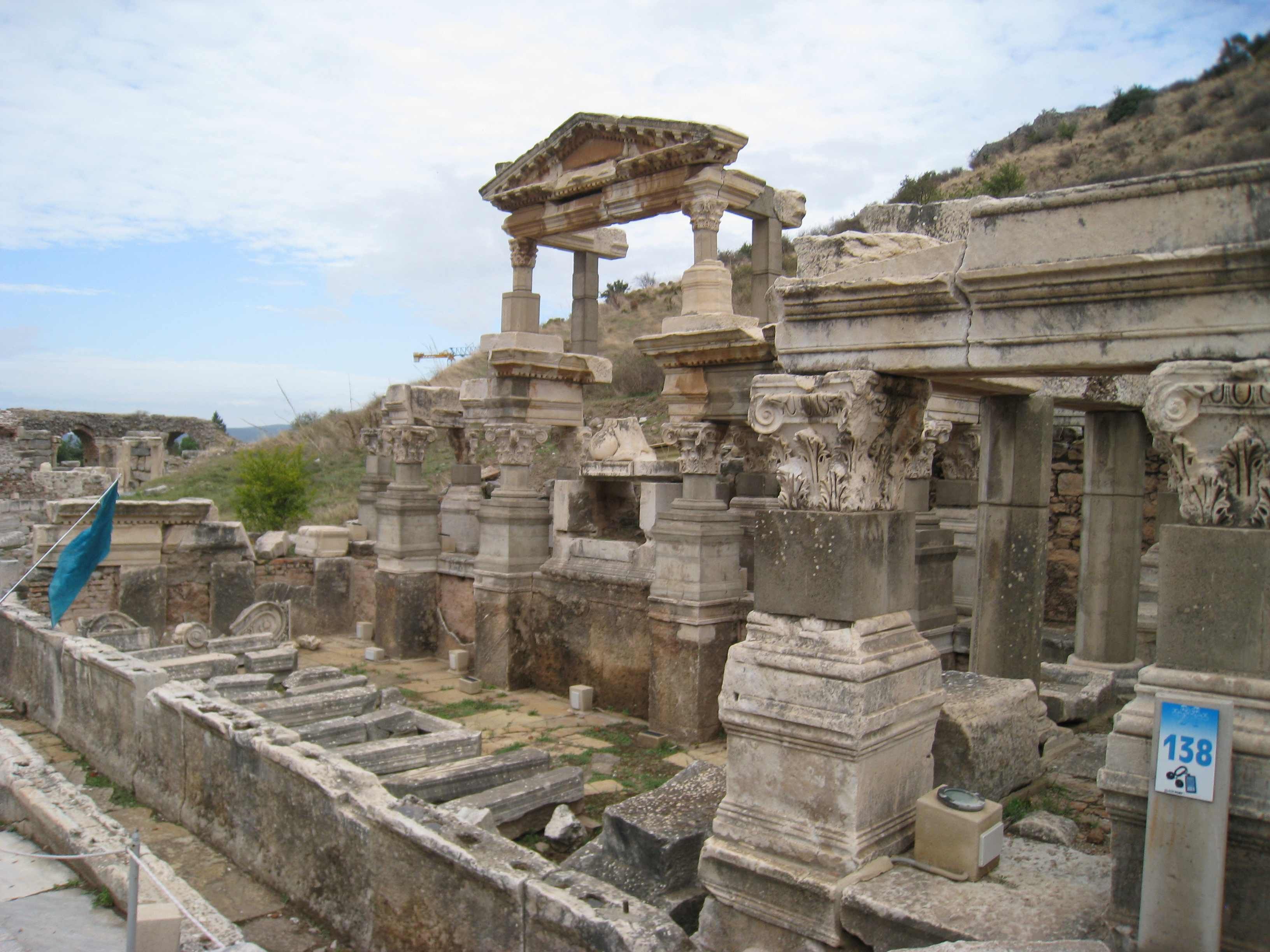 https://mdw-travel-data-us-east-1.s3.amazonaws.com/img/country/Turkey/Ephesus/img_02.jpg