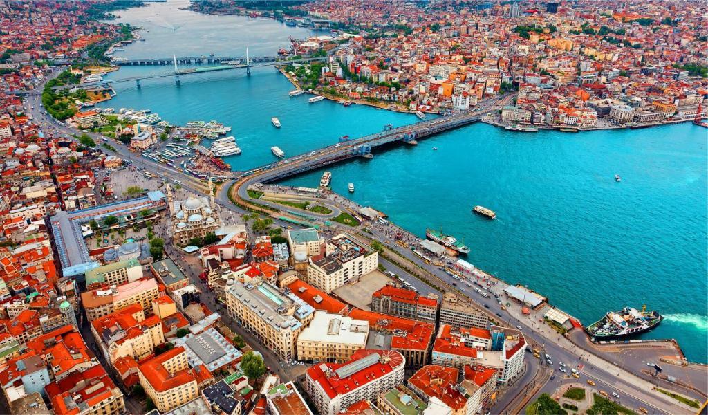 https://mdw-travel-data-us-east-1.s3.amazonaws.com/img/country/Turkey/Golden-Horn/img_01.jpg