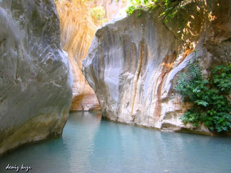 https://mdw-travel-data-us-east-1.s3.amazonaws.com/img/country/Turkey/Goynuk-Canyon/img_00.jpg