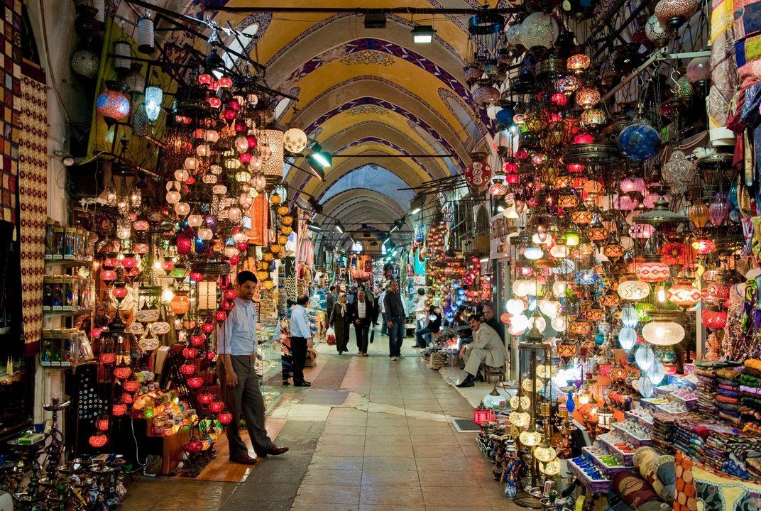 https://mdw-travel-data-us-east-1.s3.amazonaws.com/img/country/Turkey/Grand-Bazaar/img_00.jpg