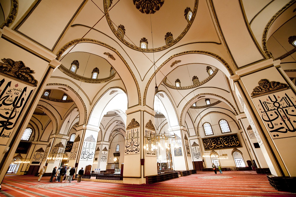 https://mdw-travel-data-us-east-1.s3.amazonaws.com/img/country/Turkey/Grand-Mosque-of-Bursa/img_02.jpg