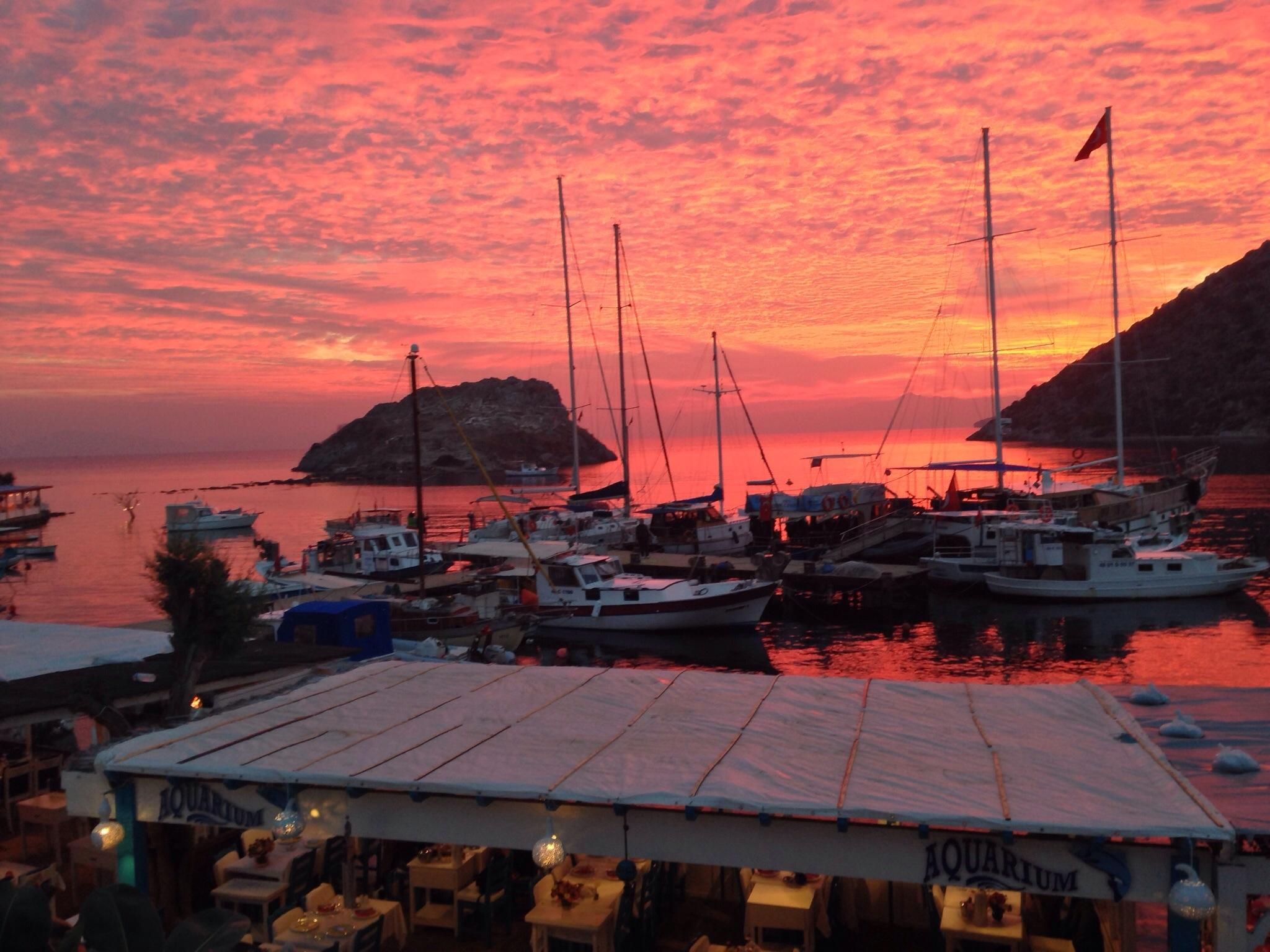https://mdw-travel-data-us-east-1.s3.amazonaws.com/img/country/Turkey/Gumusluk/img_02.jpg