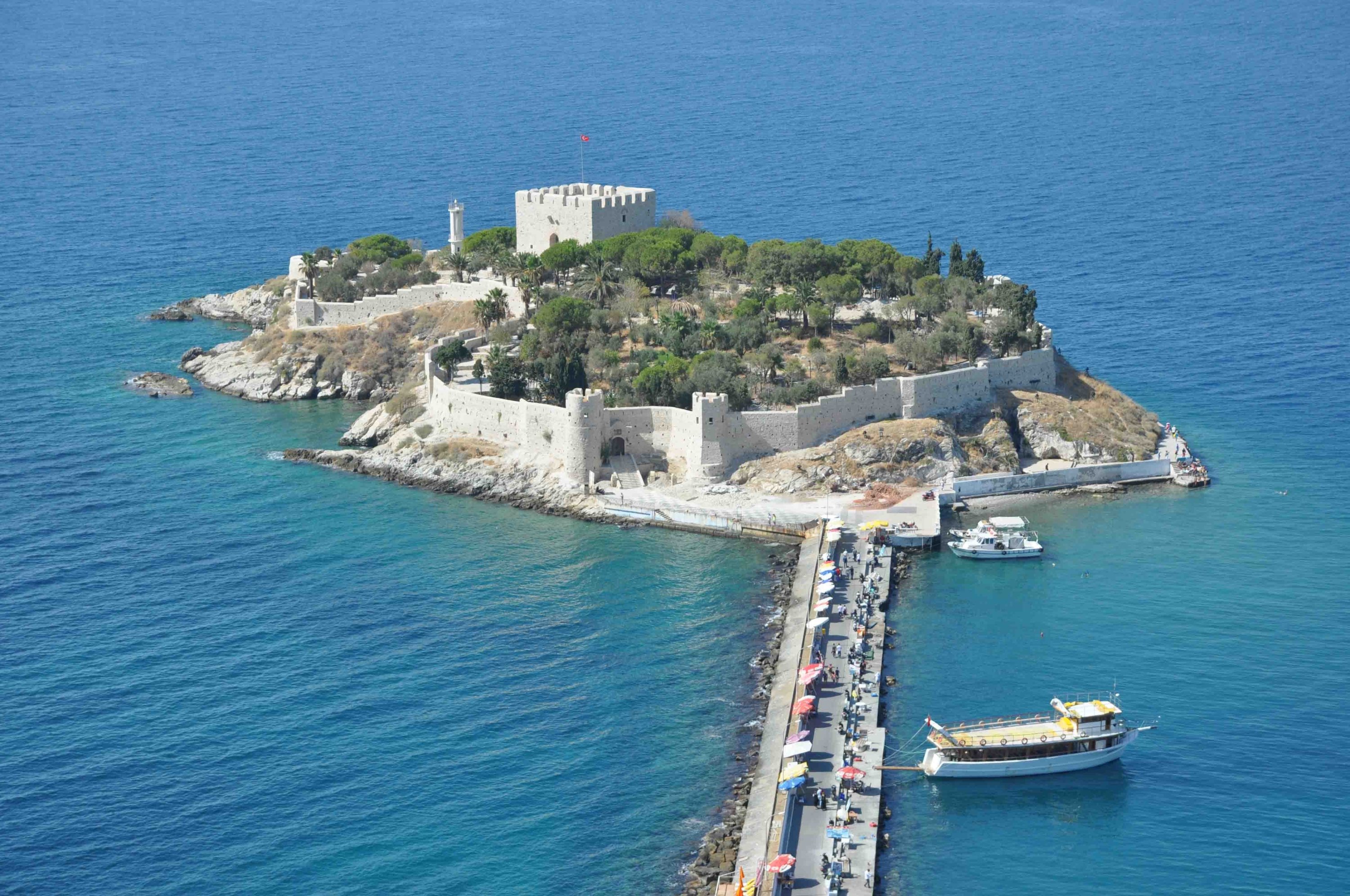 https://mdw-travel-data-us-east-1.s3.amazonaws.com/img/country/Turkey/Guvercinada-Castle/img_00.jpg
