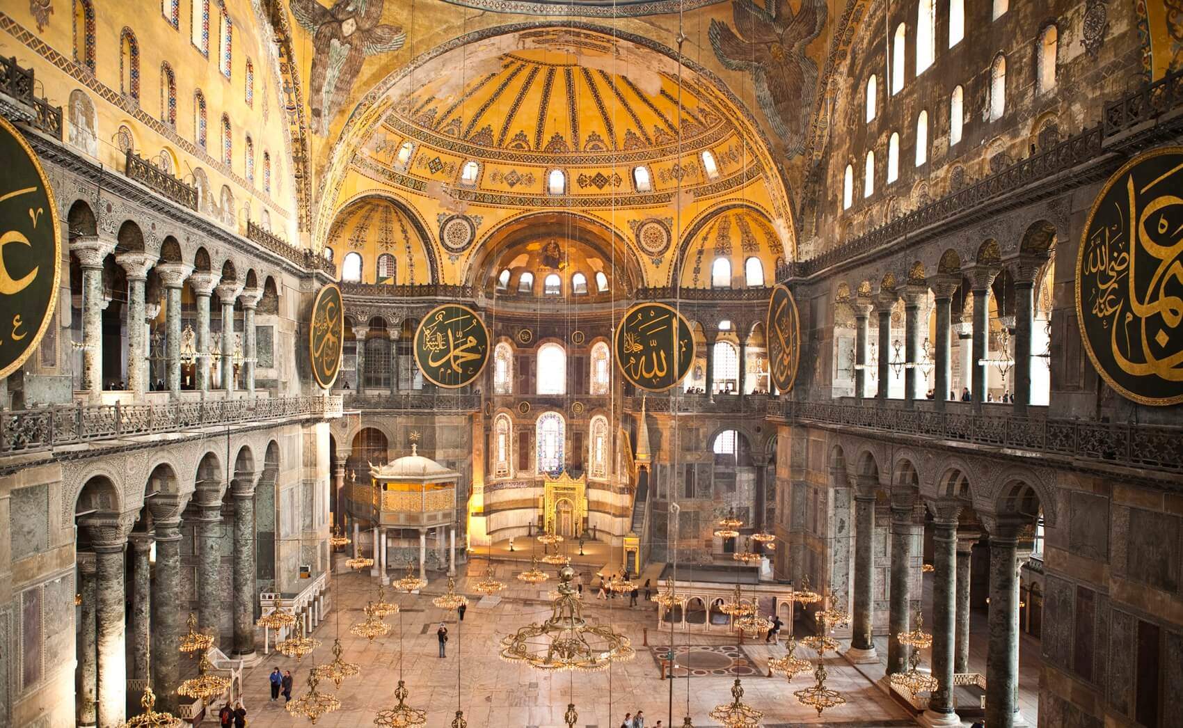 https://mdw-travel-data-us-east-1.s3.amazonaws.com/img/country/Turkey/Hagia-Sophia-Museum/img_03.jpg