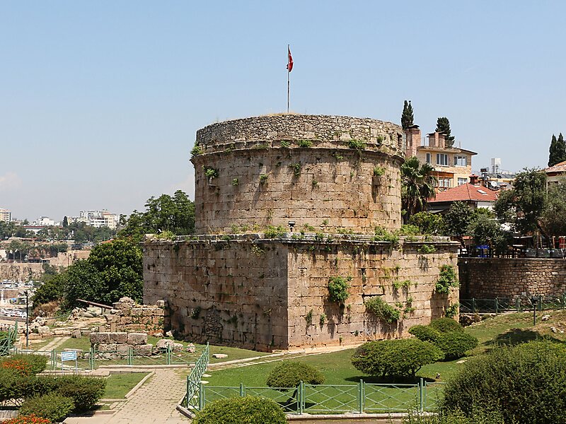 https://mdw-travel-data-us-east-1.s3.amazonaws.com/img/country/Turkey/Hidirlik-Tower/img_01.jpg