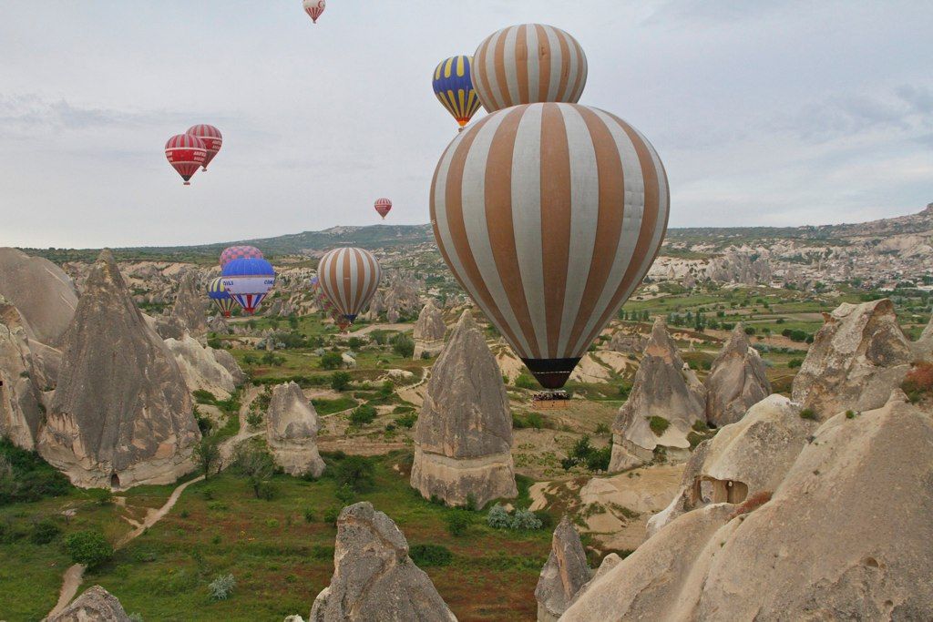 https://mdw-travel-data-us-east-1.s3.amazonaws.com/img/country/Turkey/Hot-Air-Balloon-Flights/img_01.jpg