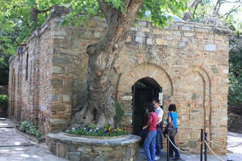 https://mdw-travel-data-us-east-1.s3.amazonaws.com/img/country/Turkey/House-of-the-Virgin-Mary/img_03.jpg