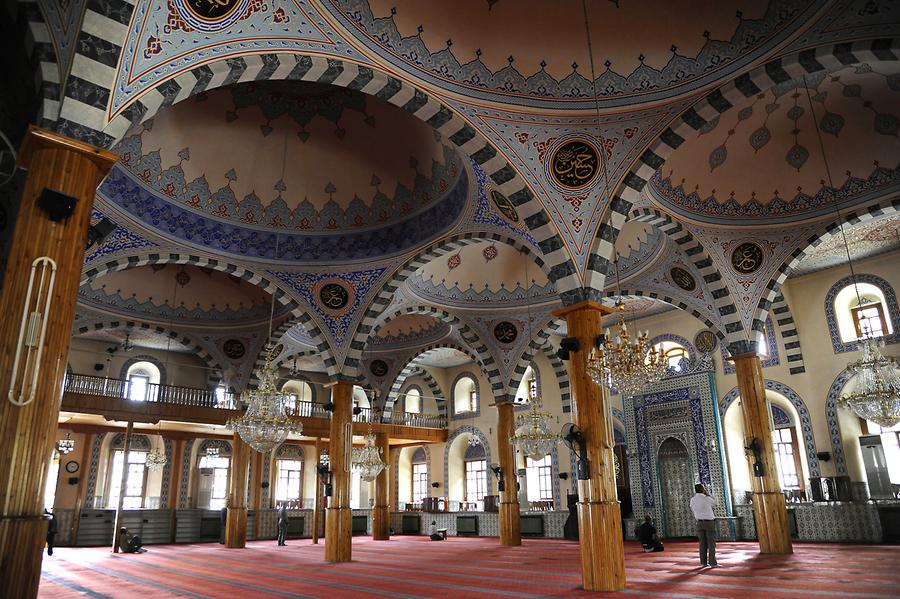 https://mdw-travel-data-us-east-1.s3.amazonaws.com/img/country/Turkey/Iplikci-Mosque/img_01.jpg