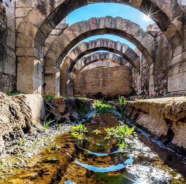 https://mdw-travel-data-us-east-1.s3.amazonaws.com/img/country/Turkey/Izmir-Agora-Open-Air-Museum/img_01.jpg