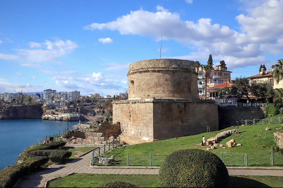 https://mdw-travel-data-us-east-1.s3.amazonaws.com/img/country/Turkey/Karaalioglu-Park/img_01.jpg