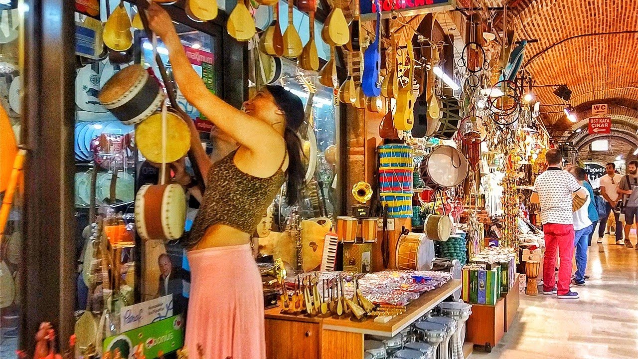 https://mdw-travel-data-us-east-1.s3.amazonaws.com/img/country/Turkey/Kemeralti-Bazaar/img_02.jpg