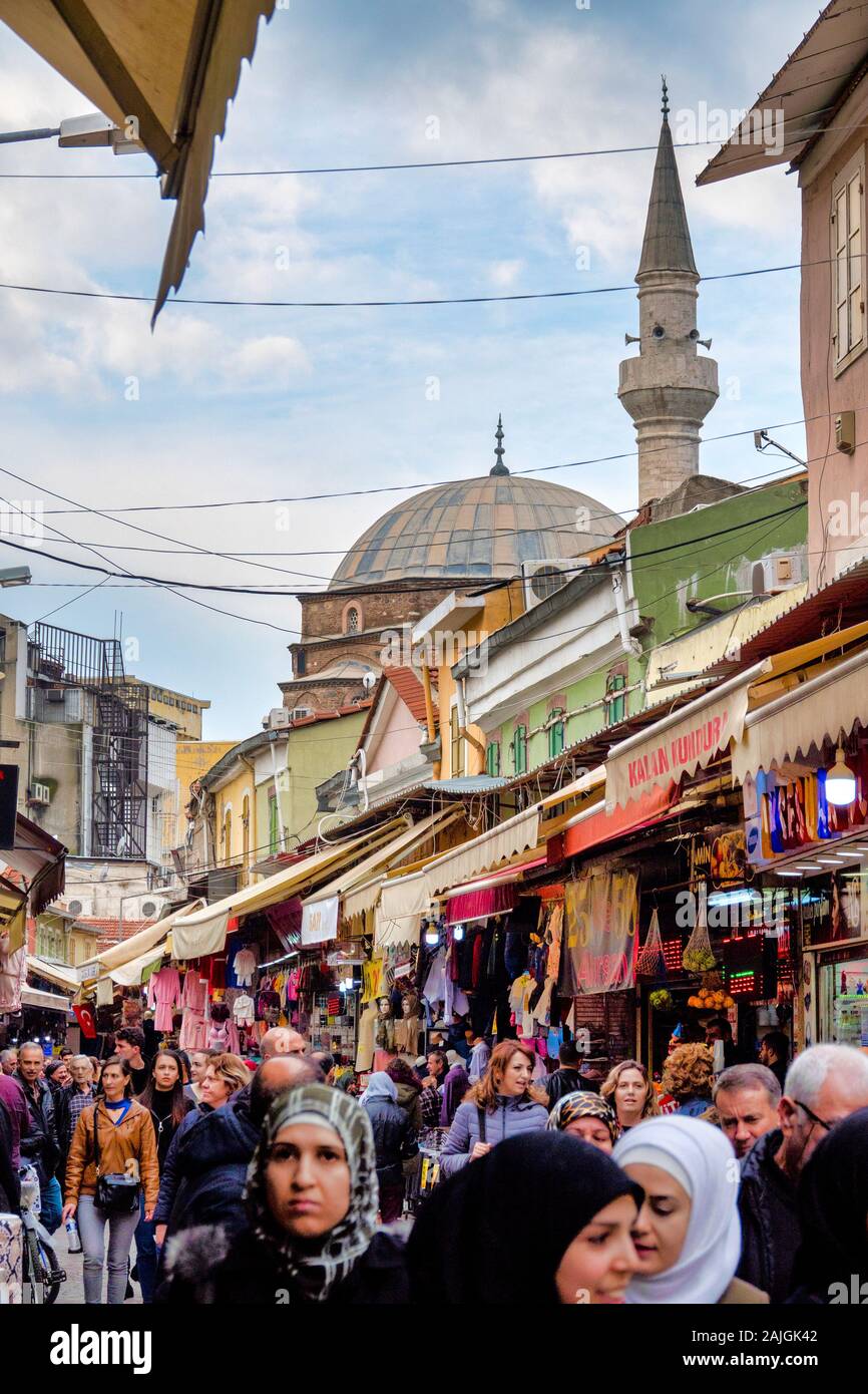 https://mdw-travel-data-us-east-1.s3.amazonaws.com/img/country/Turkey/Kemeralti-Bazaar/img_03.jpg