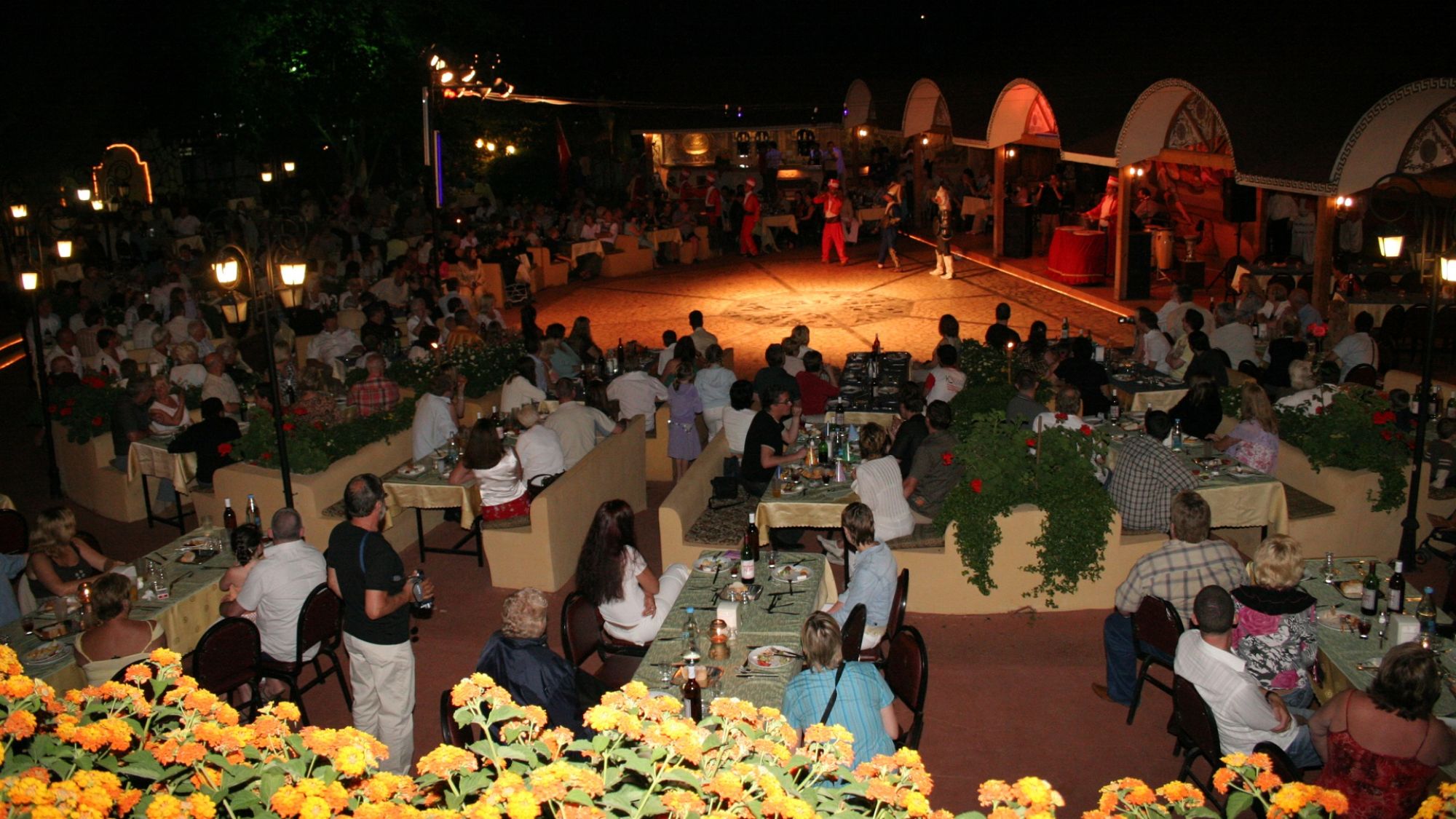 https://mdw-travel-data-us-east-1.s3.amazonaws.com/img/country/Turkey/Kervansaray-Turkish-Night/img_03.jpg