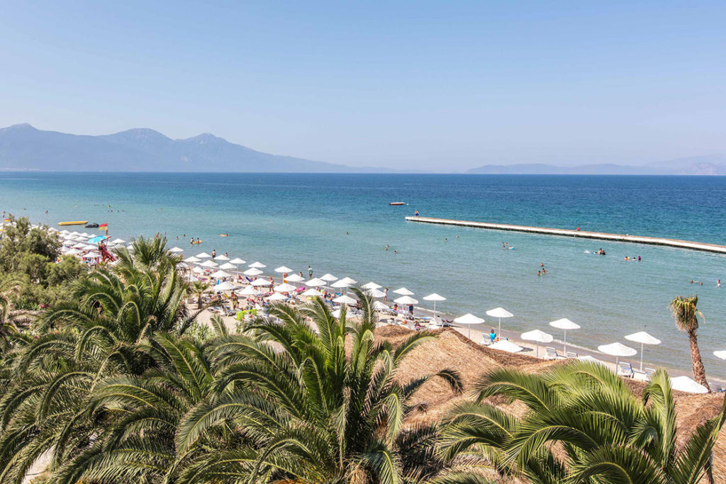 https://mdw-travel-data-us-east-1.s3.amazonaws.com/img/country/Turkey/Kusadasi-Long-Beach/img_01.jpg