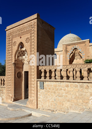 https://mdw-travel-data-us-east-1.s3.amazonaws.com/img/country/Turkey/Latifiye-Mosque/img_00.jpg