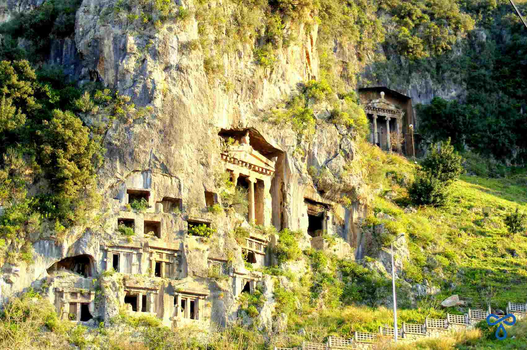 https://mdw-travel-data-us-east-1.s3.amazonaws.com/img/country/Turkey/Lycian-Rock-Tombs/img_00.jpg