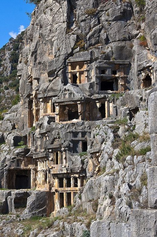 https://mdw-travel-data-us-east-1.s3.amazonaws.com/img/country/Turkey/Lycian-Rock-Tombs/img_01.jpg