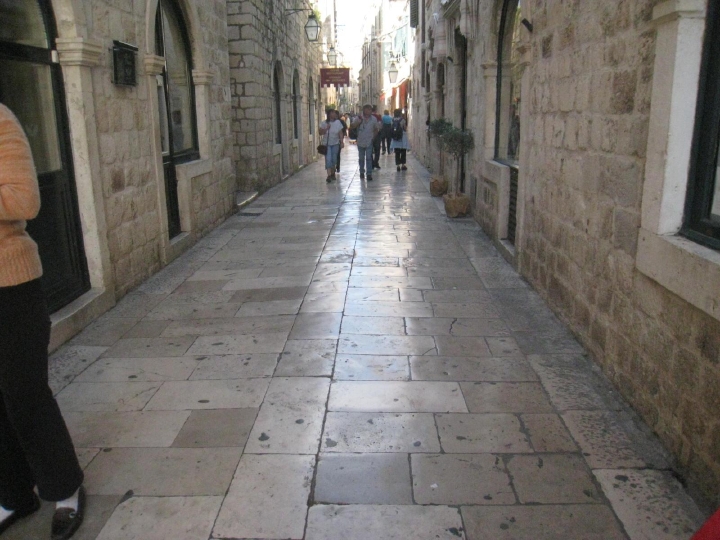 https://mdw-travel-data-us-east-1.s3.amazonaws.com/img/country/Turkey/Marble-Street/img_00.jpg