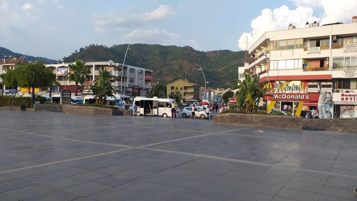 https://mdw-travel-data-us-east-1.s3.amazonaws.com/img/country/Turkey/Marmaris-19-May-Youth-Square/img_00.jpg