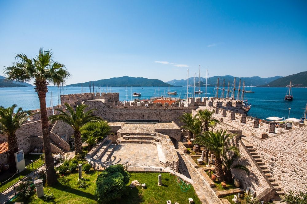https://mdw-travel-data-us-east-1.s3.amazonaws.com/img/country/Turkey/Marmaris-Beach/img_02.jpg