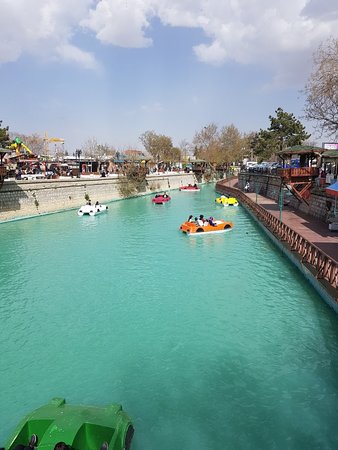 https://mdw-travel-data-us-east-1.s3.amazonaws.com/img/country/Turkey/Meram-Baglari/img_01.jpg