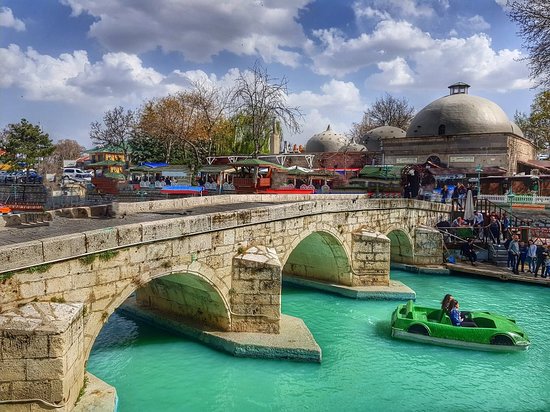 https://mdw-travel-data-us-east-1.s3.amazonaws.com/img/country/Turkey/Meram-Baglari/img_03.jpg