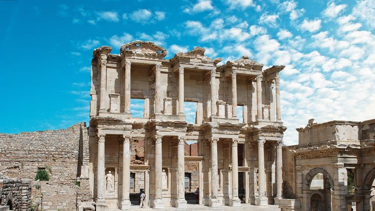 https://mdw-travel-data-us-east-1.s3.amazonaws.com/img/country/Turkey/Meryem-Ana-Aya-Yorgi-Kilisesi/img_00.jpg