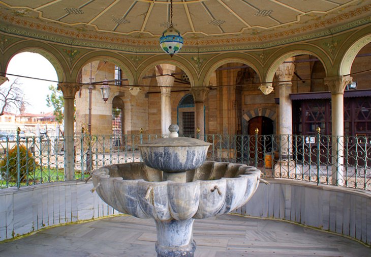 https://mdw-travel-data-us-east-1.s3.amazonaws.com/img/country/Turkey/Mevlana-Museum/img_02.jpg