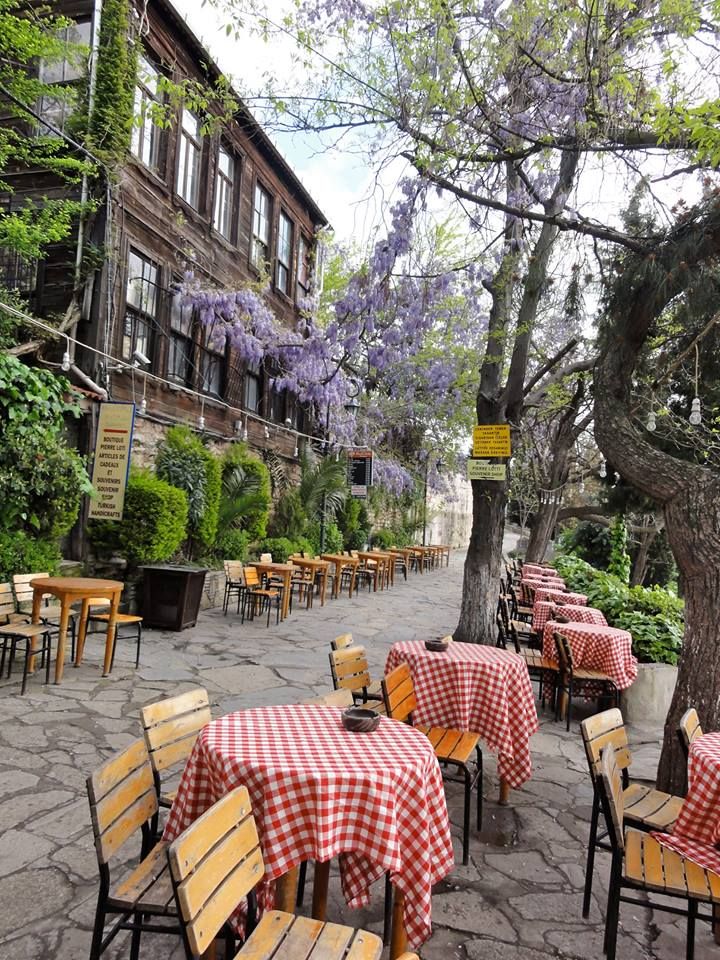 https://mdw-travel-data-us-east-1.s3.amazonaws.com/img/country/Turkey/Pierre-Loti-Hill/img_02.jpg