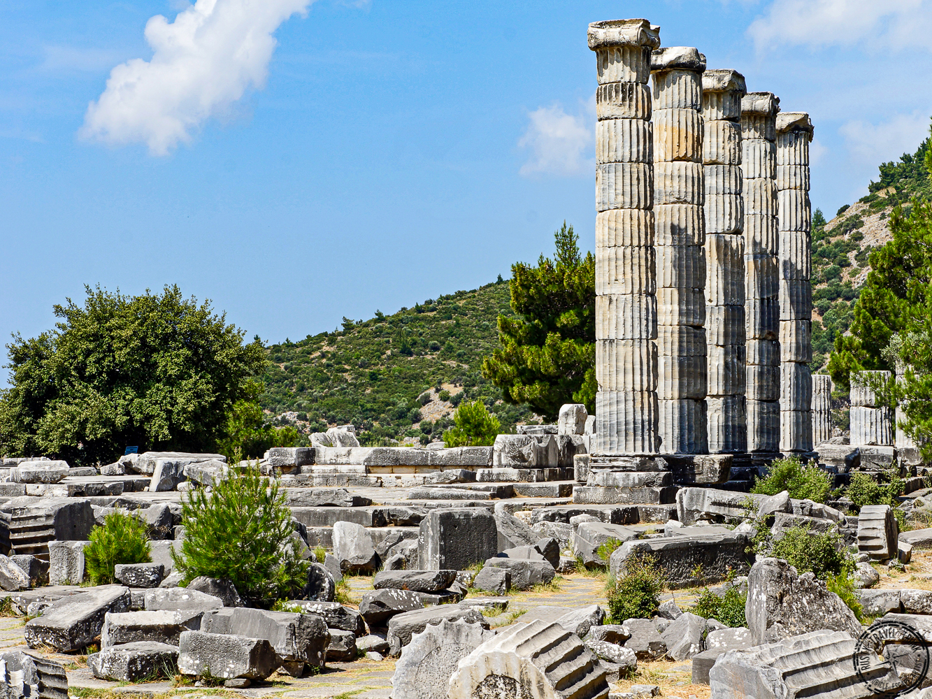 https://mdw-travel-data-us-east-1.s3.amazonaws.com/img/country/Turkey/Priene/img_01.jpg