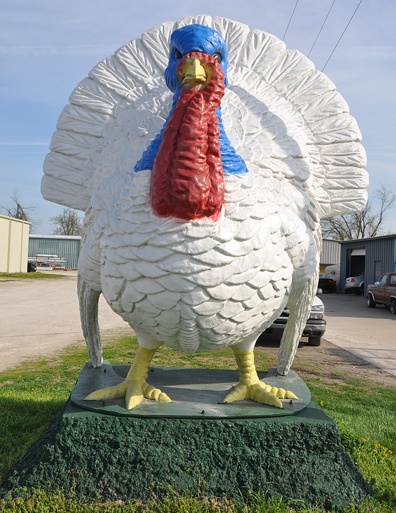 https://mdw-travel-data-us-east-1.s3.amazonaws.com/img/country/Turkey/Rooster-Statue/img_01.jpg
