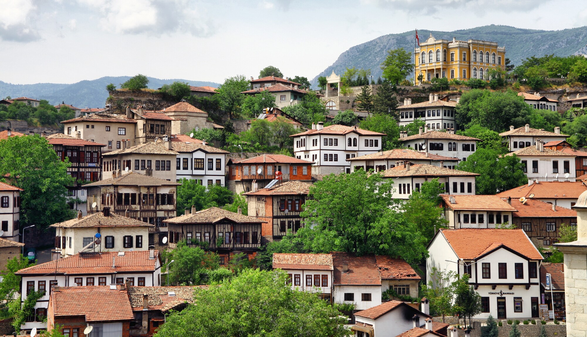 https://mdw-travel-data-us-east-1.s3.amazonaws.com/img/country/Turkey/Safranbolu/img_02.jpg