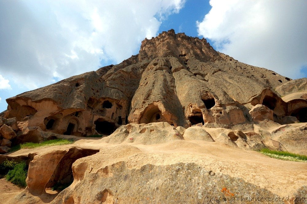https://mdw-travel-data-us-east-1.s3.amazonaws.com/img/country/Turkey/Selime-Monastery/img_01.jpg