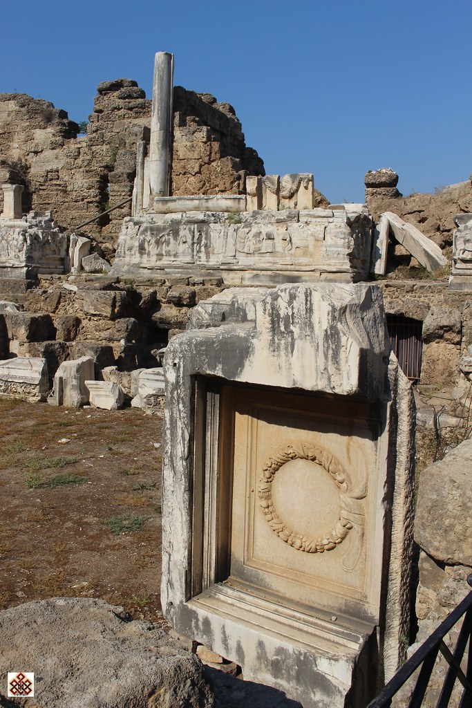 https://mdw-travel-data-us-east-1.s3.amazonaws.com/img/country/Turkey/Side-Antik-Tiyatro/img_01.jpg