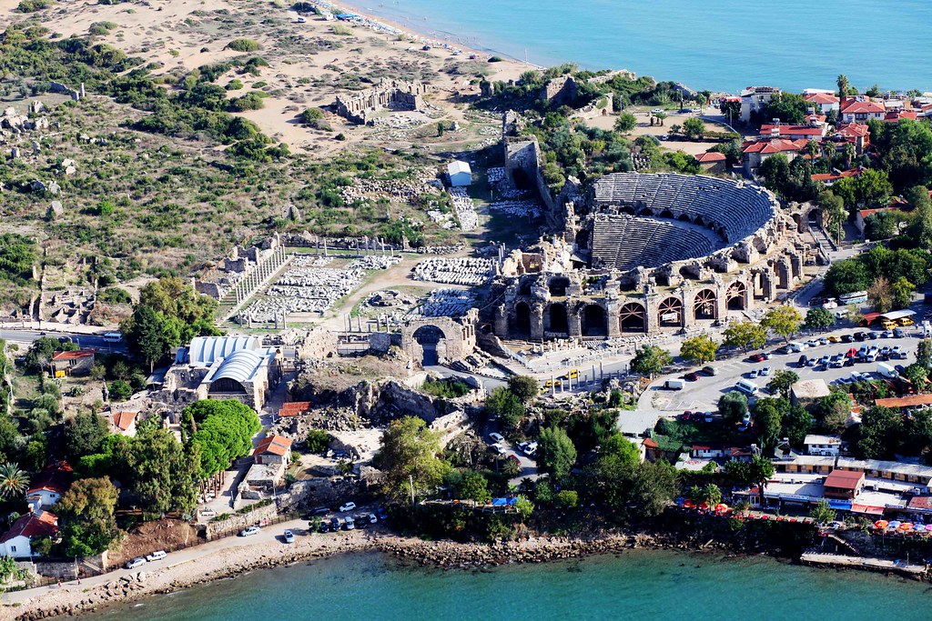 https://mdw-travel-data-us-east-1.s3.amazonaws.com/img/country/Turkey/Side-Antik-Tiyatro/img_02.jpg