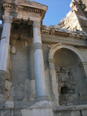 https://mdw-travel-data-us-east-1.s3.amazonaws.com/img/country/Turkey/Side-Hamam/img_01.jpg