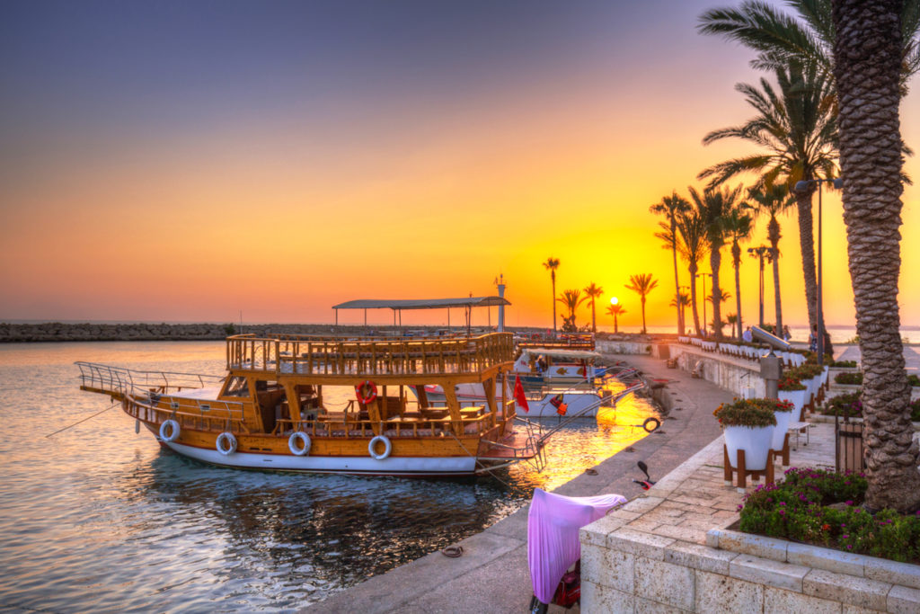 https://mdw-travel-data-us-east-1.s3.amazonaws.com/img/country/Turkey/Side-Harbor/img_03.jpg
