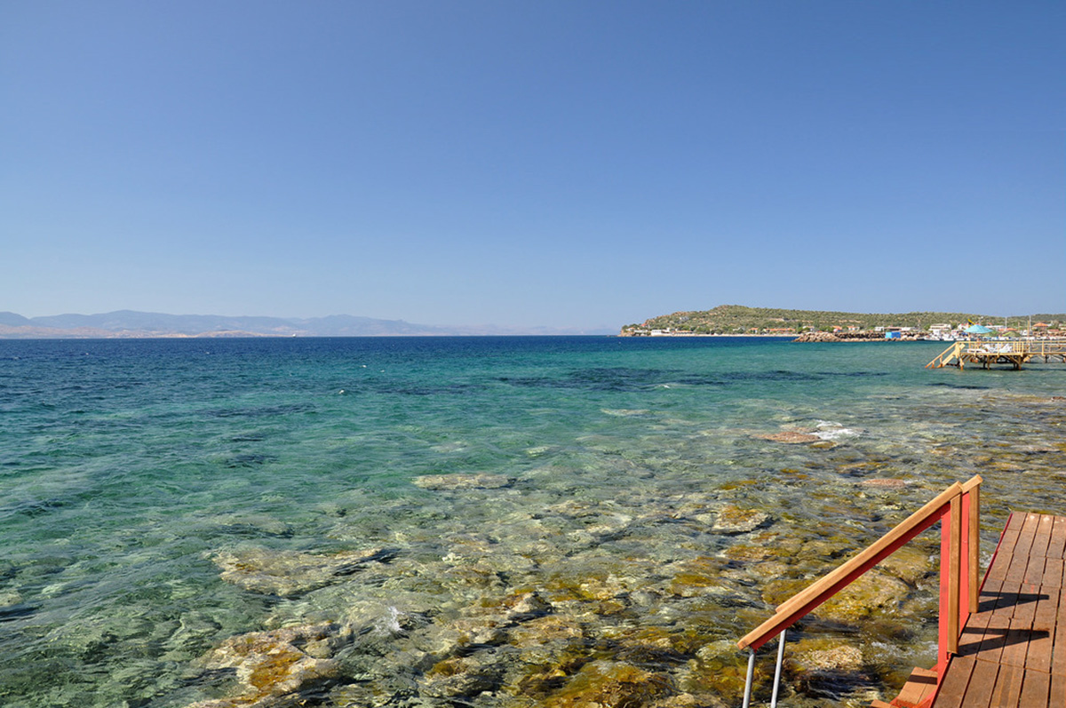 https://mdw-travel-data-us-east-1.s3.amazonaws.com/img/country/Turkey/Sivrice-Beach/img_01.jpg