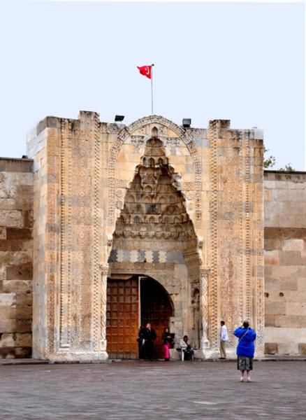 https://mdw-travel-data-us-east-1.s3.amazonaws.com/img/country/Turkey/Sultanhani-Caravanserai/img_01.jpg