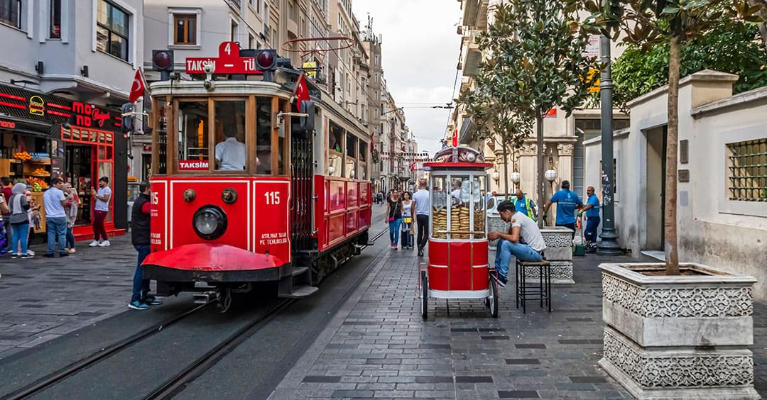 https://mdw-travel-data-us-east-1.s3.amazonaws.com/img/country/Turkey/Taksim-Square/img_00.jpg