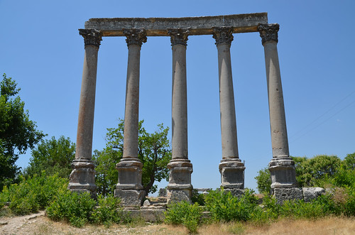 https://mdw-travel-data-us-east-1.s3.amazonaws.com/img/country/Turkey/Temple-of-Tyche/img_02.jpg