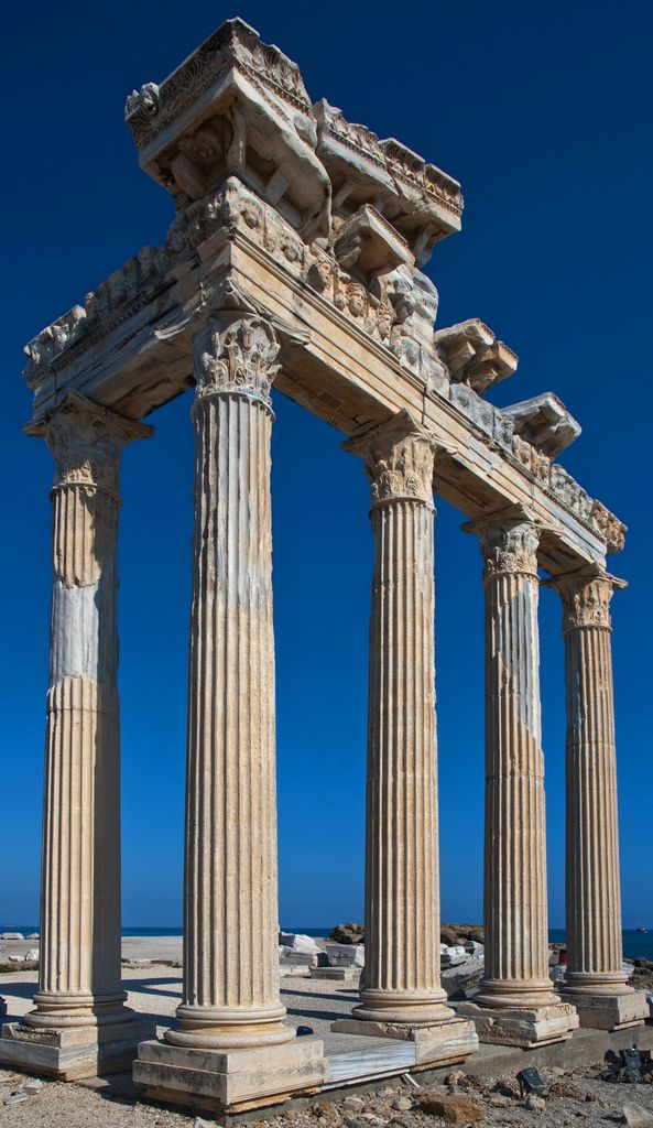 https://mdw-travel-data-us-east-1.s3.amazonaws.com/img/country/Turkey/Temples-of-Apollo-and-Athena/img_02.jpg