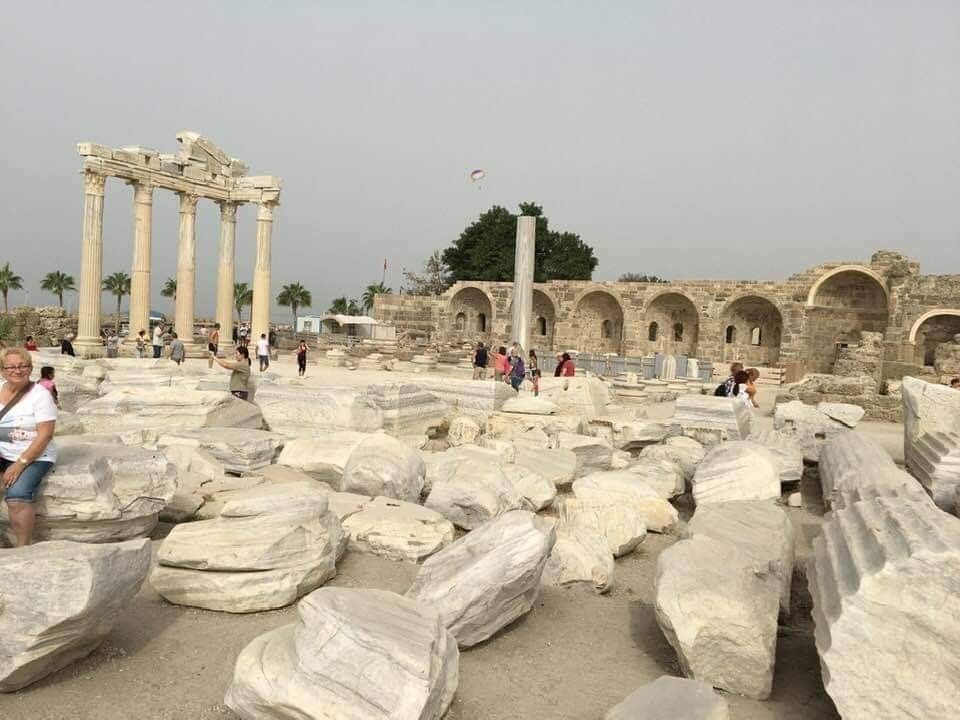 https://mdw-travel-data-us-east-1.s3.amazonaws.com/img/country/Turkey/Temples-of-Apollo-and-Athena/img_03.jpg