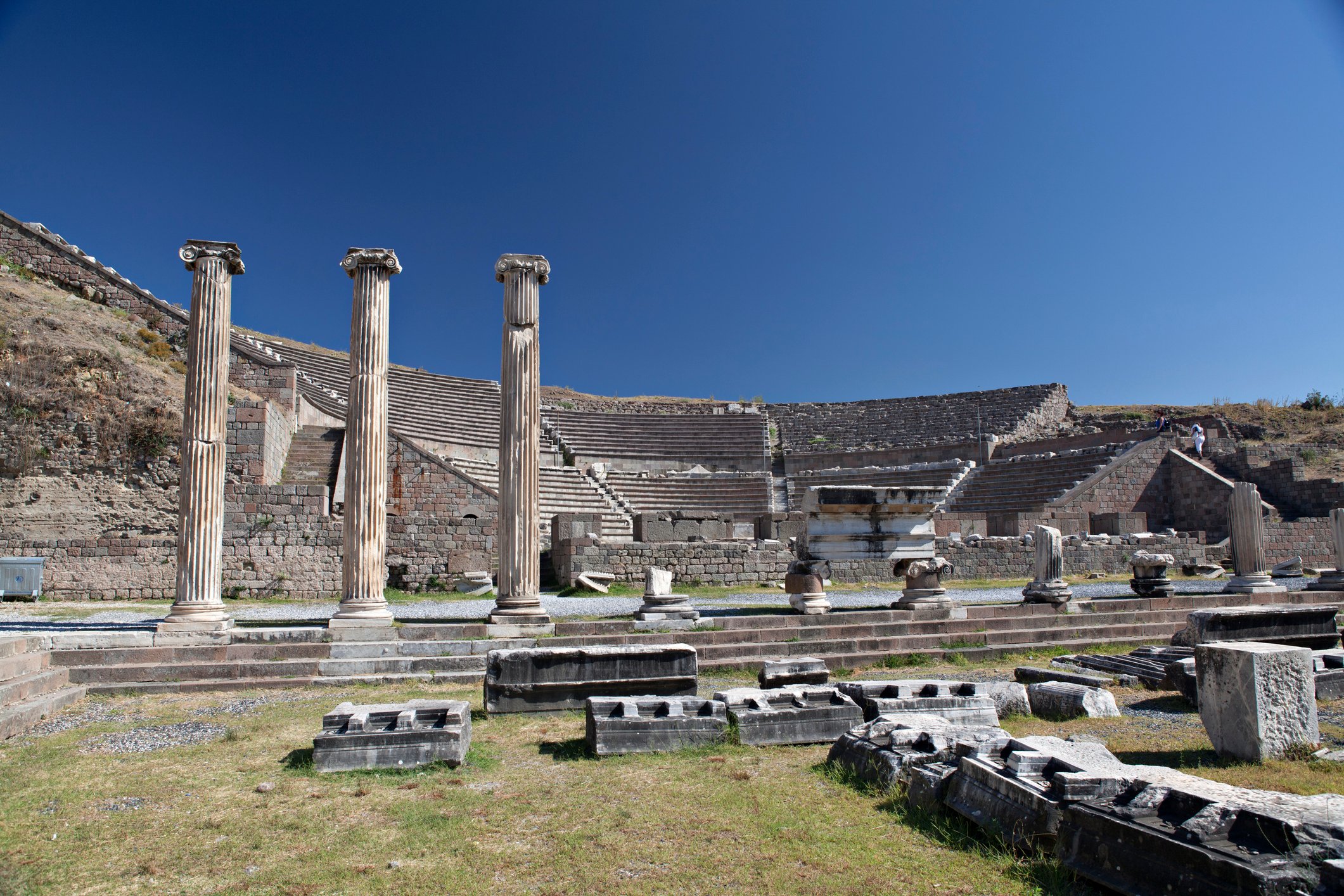 https://mdw-travel-data-us-east-1.s3.amazonaws.com/img/country/Turkey/The-Ancient-City-of-Pergamon/img_02.jpg