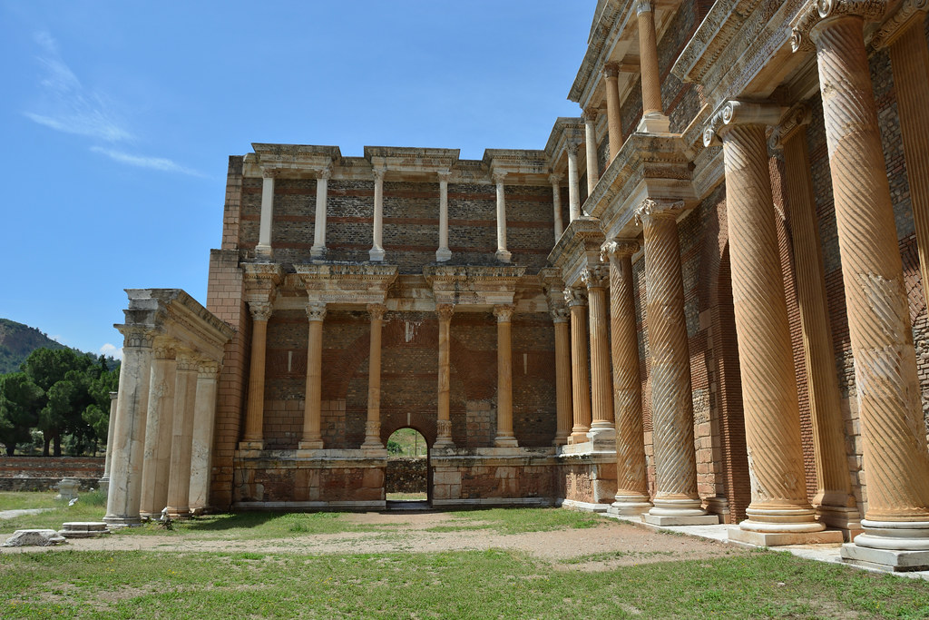 https://mdw-travel-data-us-east-1.s3.amazonaws.com/img/country/Turkey/The-Ancient-City-of-Sardis/img_02.jpg