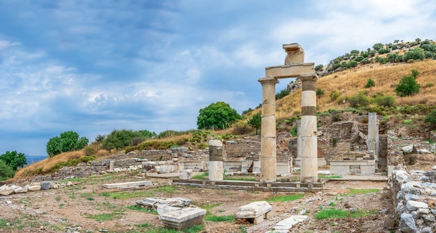 https://mdw-travel-data-us-east-1.s3.amazonaws.com/img/country/Turkey/The-Prytaneion/img_02.jpg