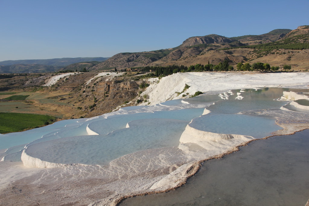 https://mdw-travel-data-us-east-1.s3.amazonaws.com/img/country/Turkey/The-Travertine-Cotton-Castle/img_00.jpg