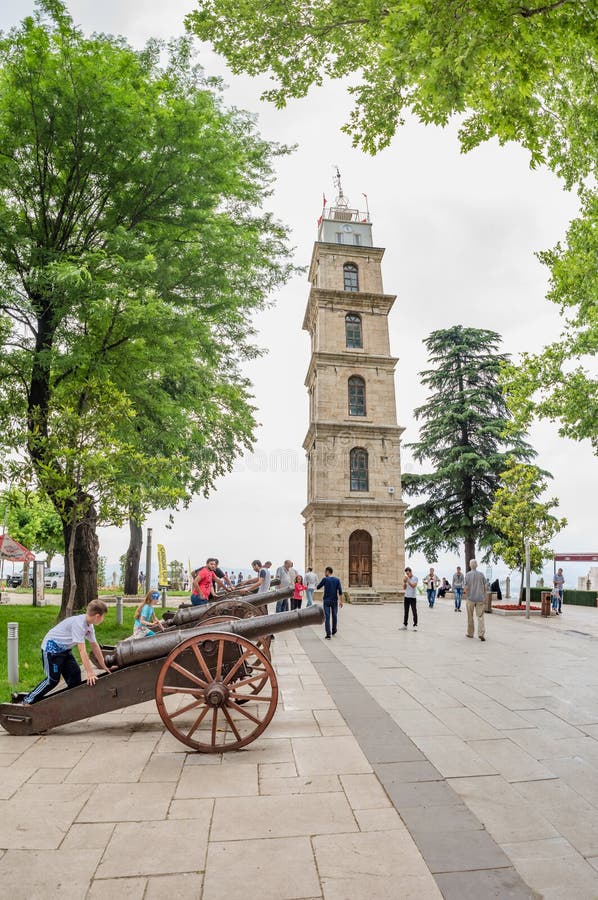 https://mdw-travel-data-us-east-1.s3.amazonaws.com/img/country/Turkey/Tophane-Clock-Tower/img_03.jpg