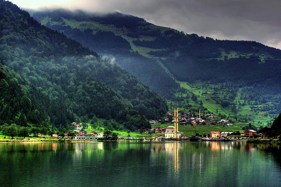 https://mdw-travel-data-us-east-1.s3.amazonaws.com/img/country/Turkey/Trabzon-Castle/img_00.jpg